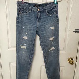 White House Black Market size 6/28 boyfriend distressed jeans